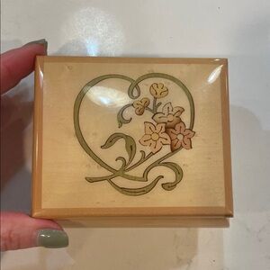 San Francisco Mudic Box & Gift Floral Wooden Music Box